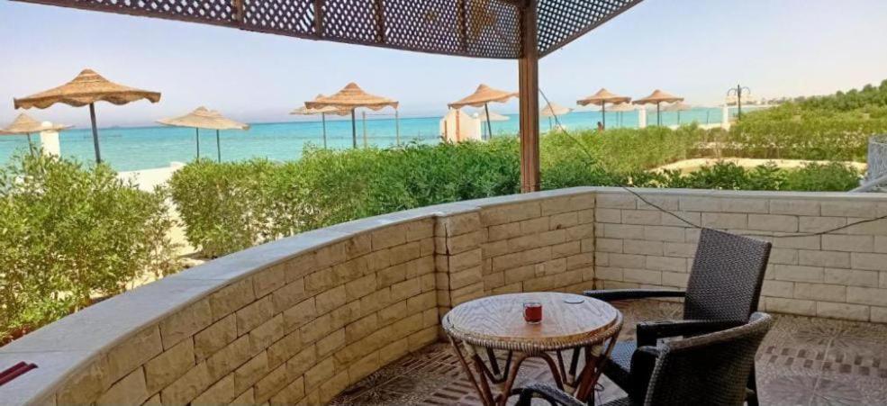 Villa إطلالة مباشرة على البحر شاليه فندقي مكيف بحديقة خاصة راس سدر Ras Sudr Exterior foto